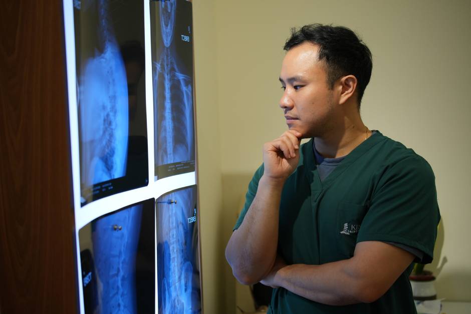 Comfortable Chiropractic Clinic Environment